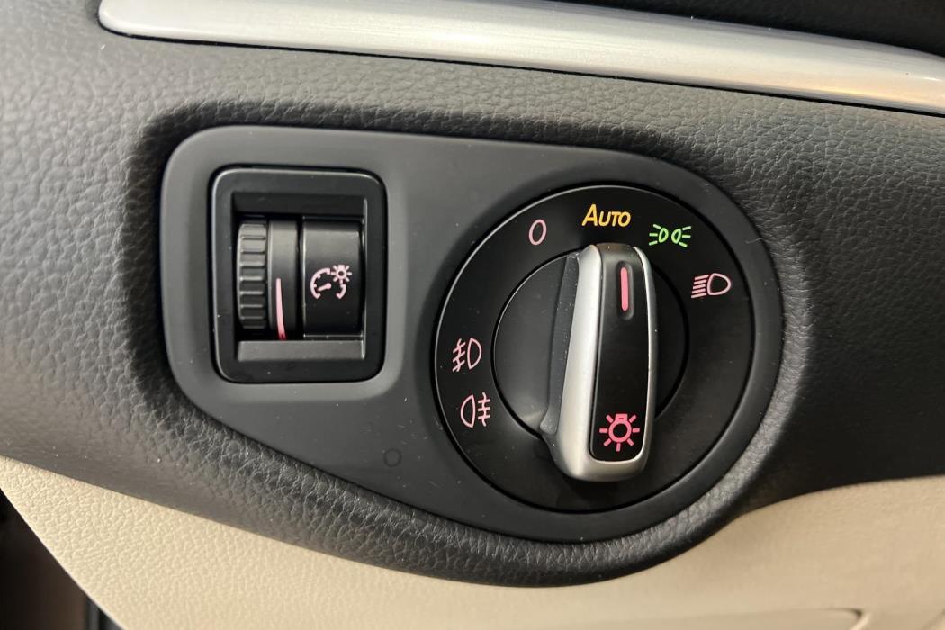 VOLKSWAGEN Sharan 2011