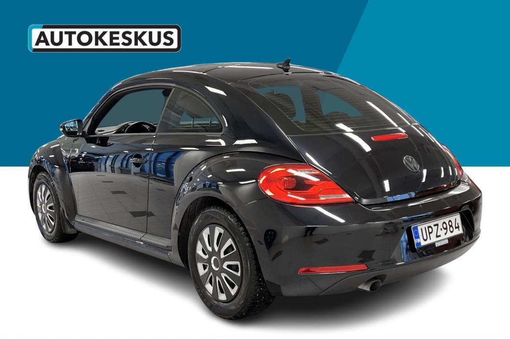 VOLKSWAGEN Beetle 2012
