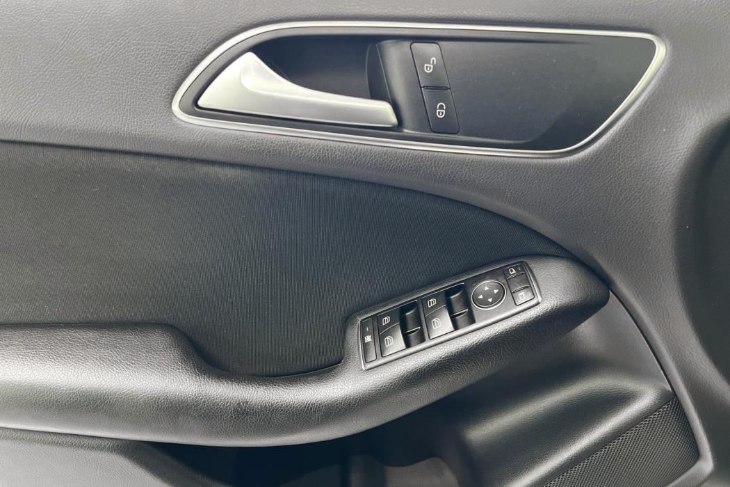 MERCEDES-BENZ B 2014
