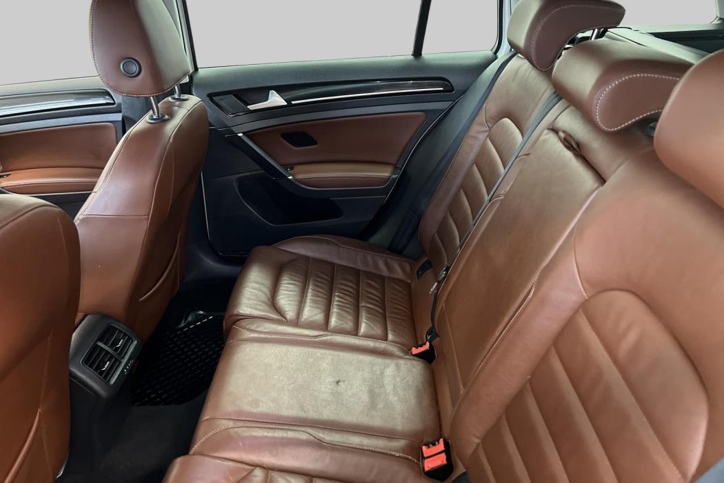 VOLKSWAGEN Golf 2015