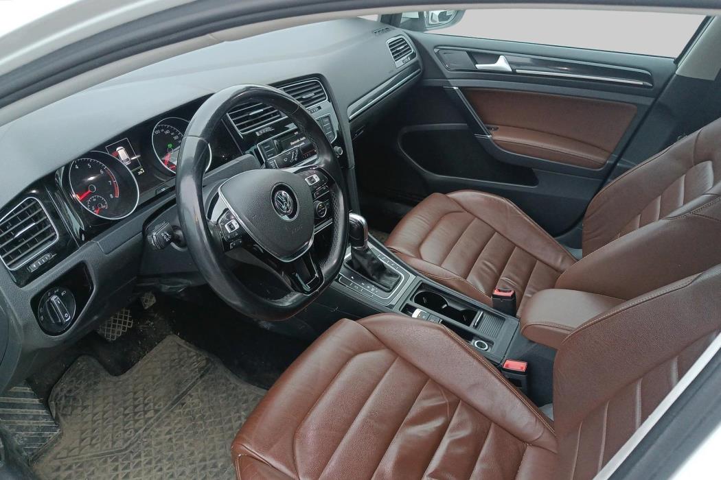 VOLKSWAGEN Golf 2015