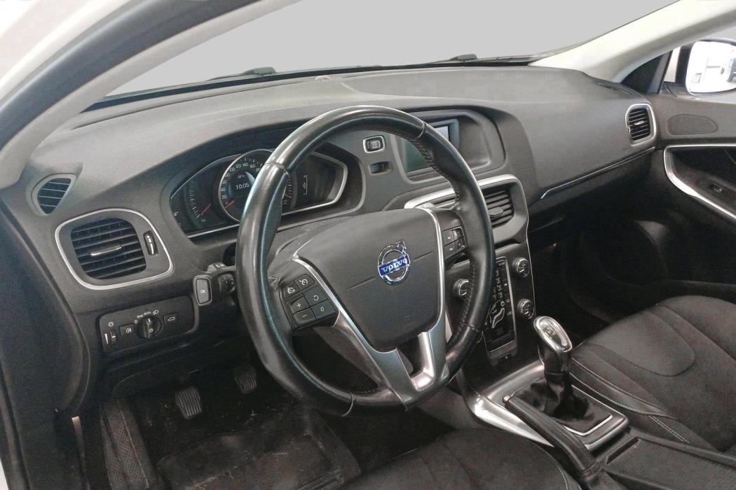 VOLVO V40 2013
