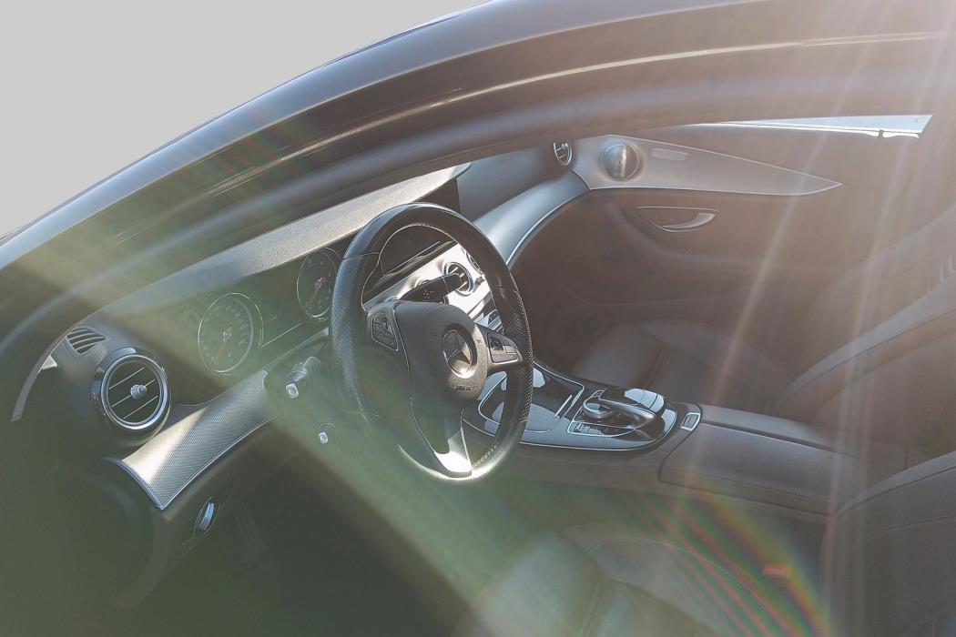 MERCEDES-BENZ E 2016