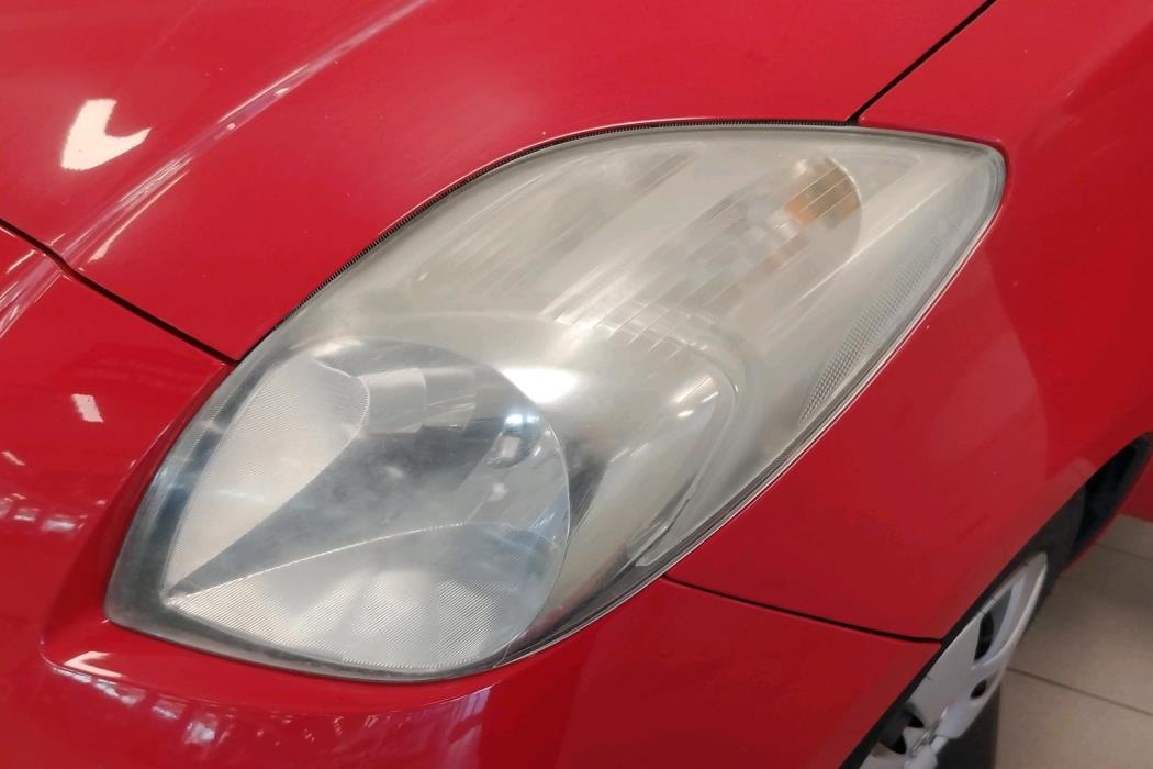 TOYOTA Yaris 2006