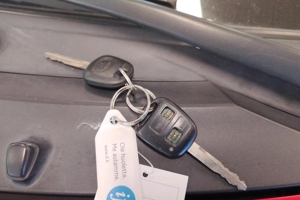 TOYOTA Yaris 2006