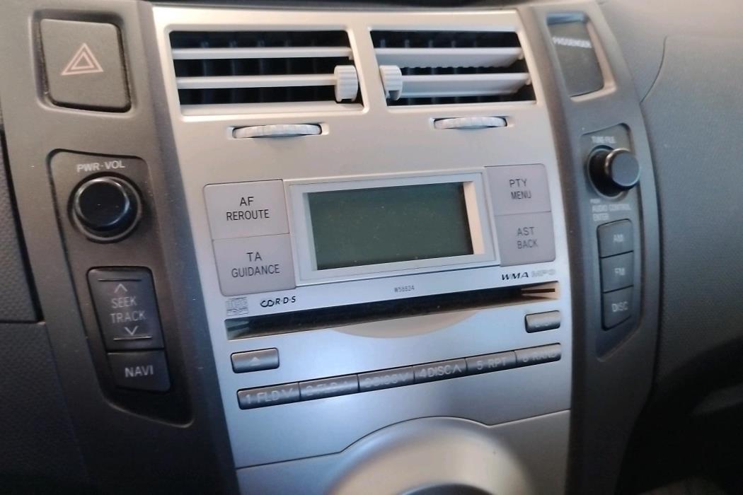 TOYOTA Yaris 2006