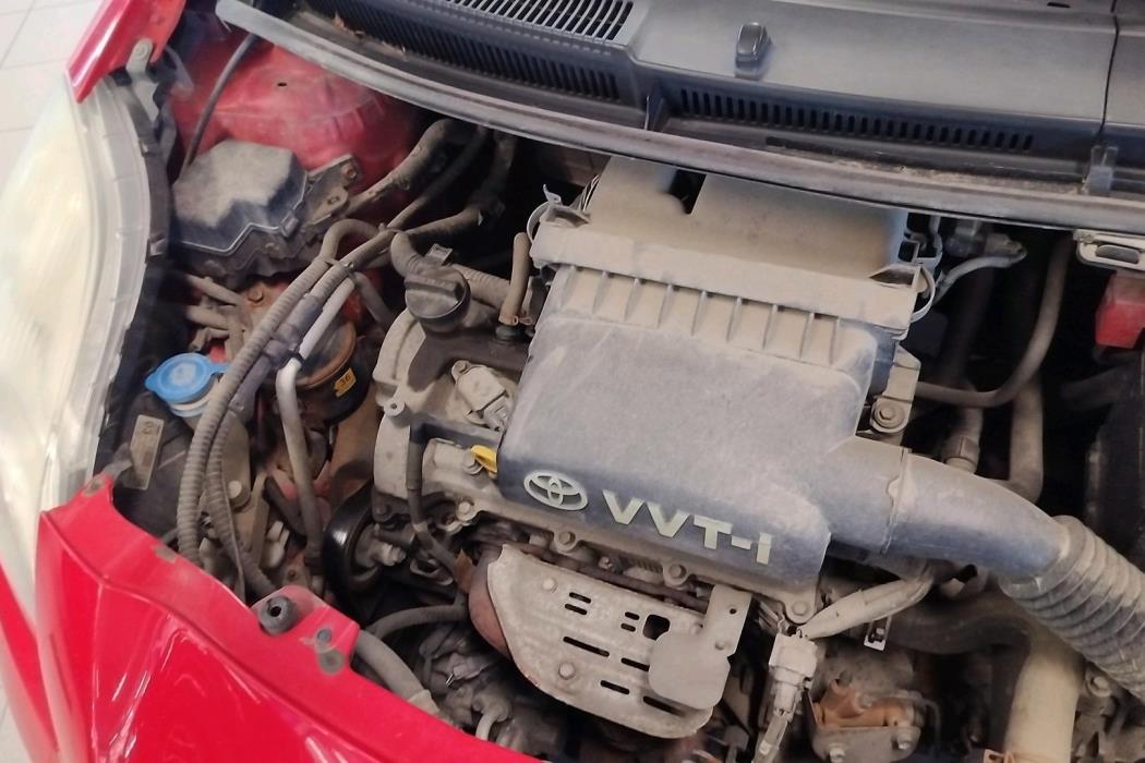 TOYOTA Yaris 2006