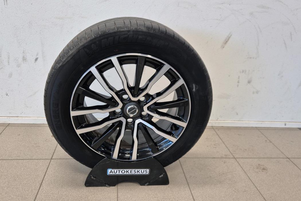 VOLVO V40 2018