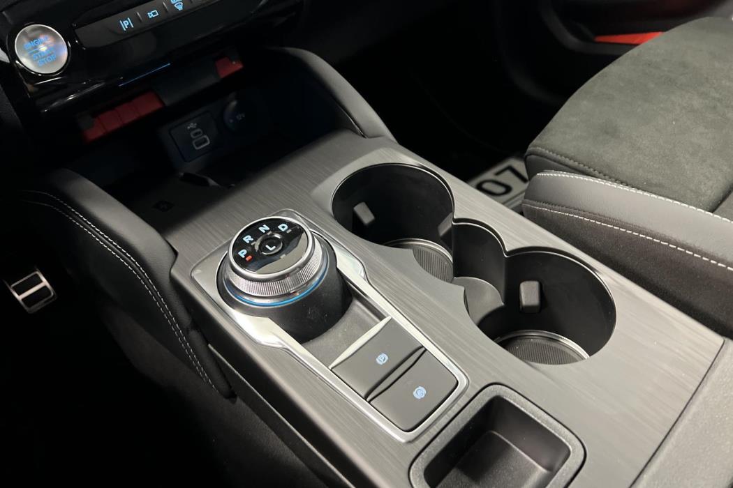 FORD Kuga 2026