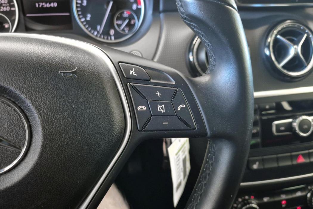 MERCEDES-BENZ A 2013