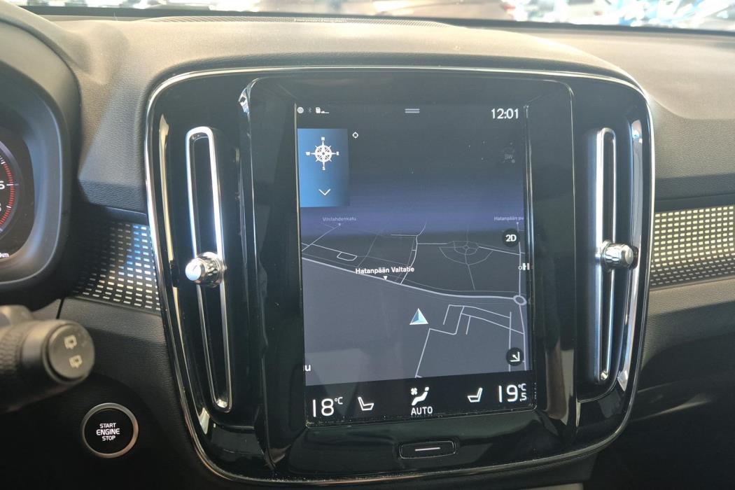 VOLVO XC40 2018