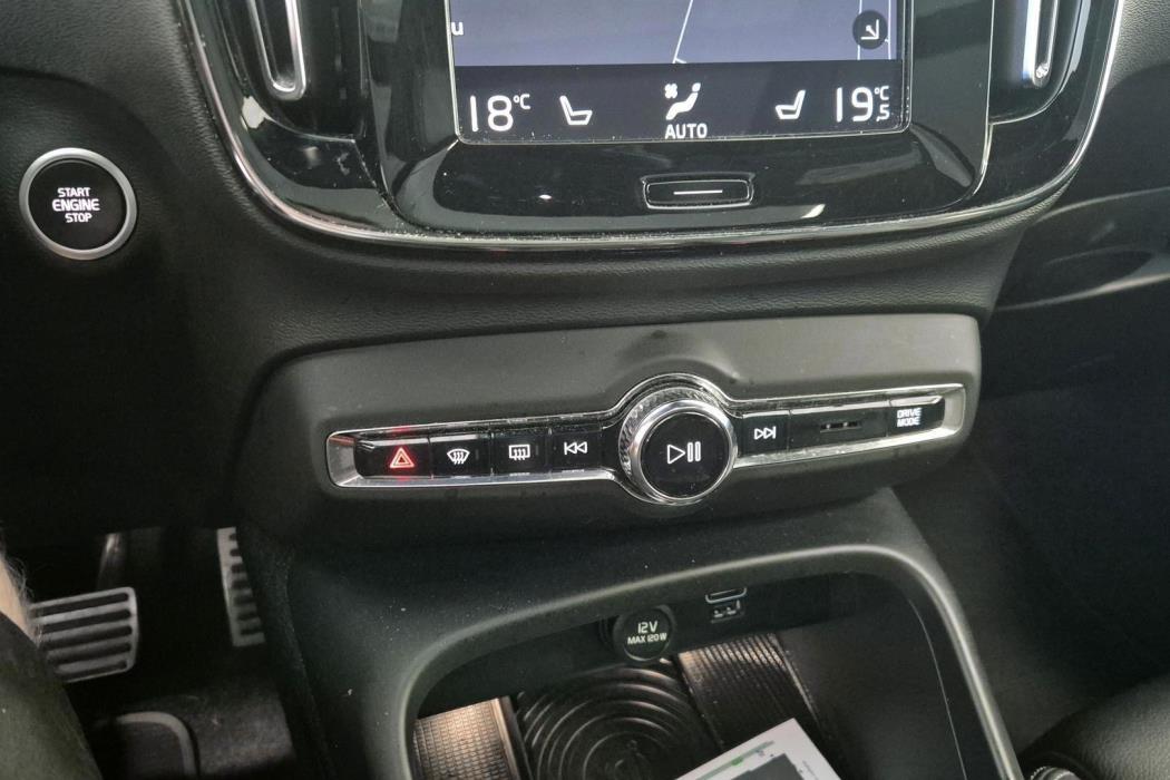 VOLVO XC40 2018