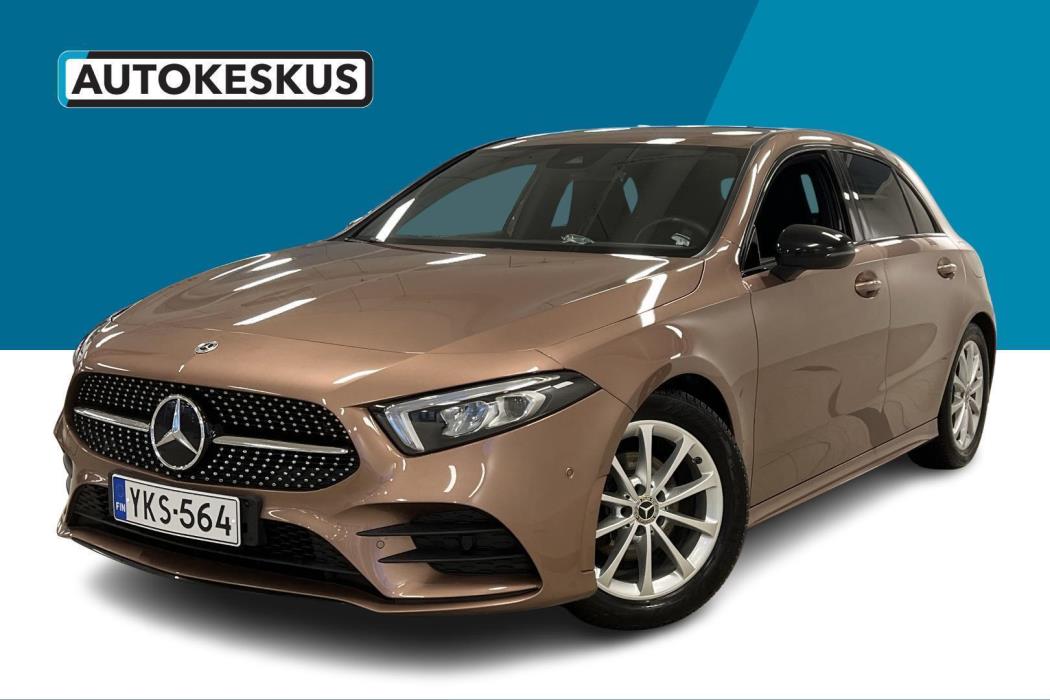 MERCEDES-BENZ A 2022