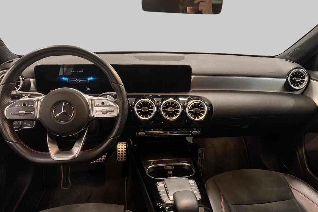 MERCEDES-BENZ A 2022