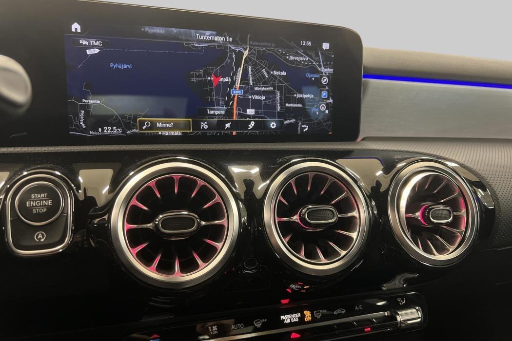 MERCEDES-BENZ A 2022