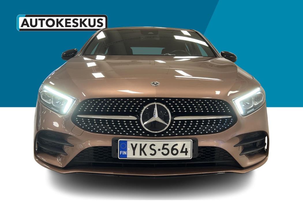 MERCEDES-BENZ A 2022