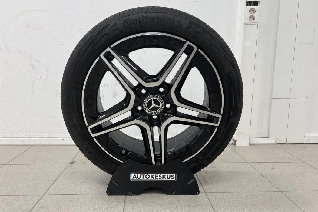 MERCEDES-BENZ A 2022