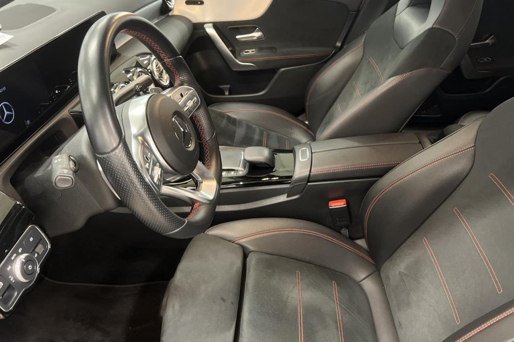 MERCEDES-BENZ A 2022