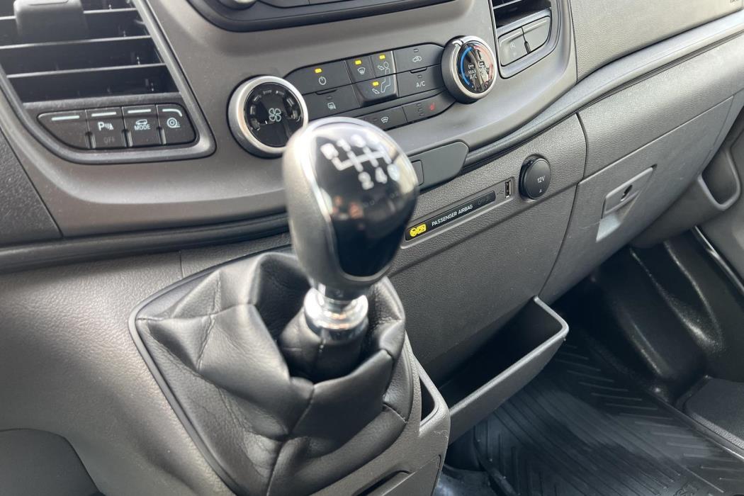 FORD TRANSIT 2023