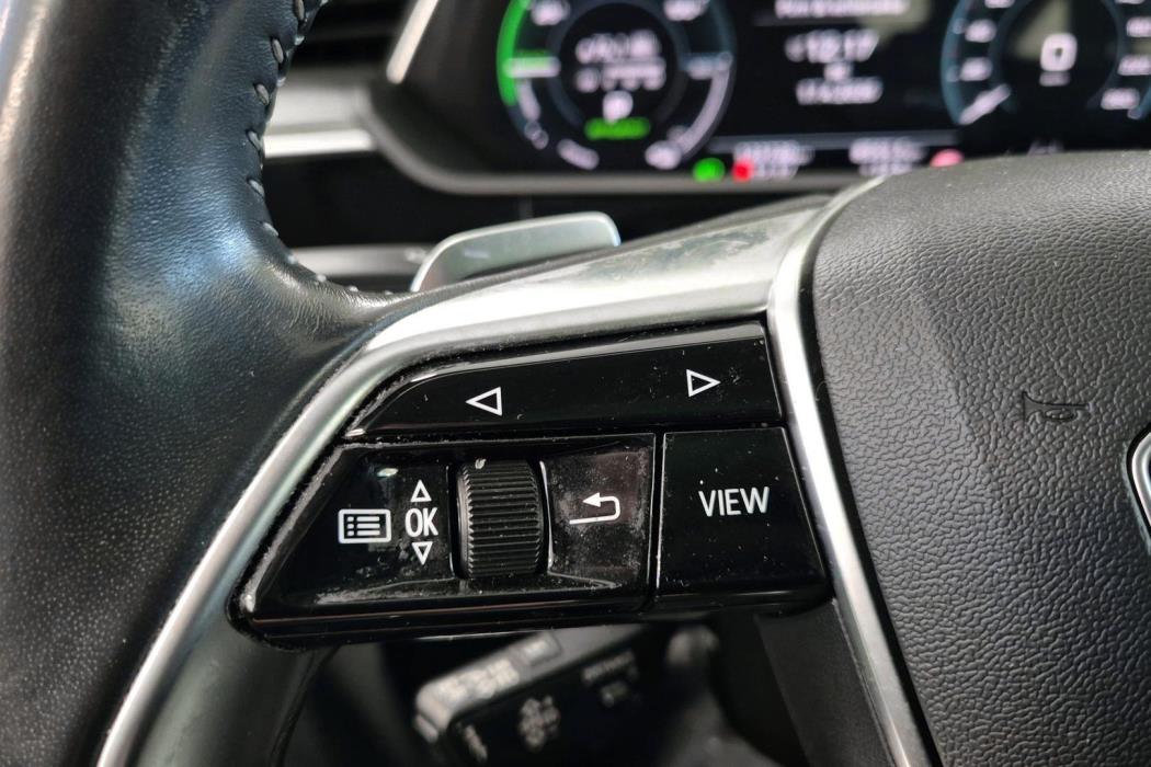 AUDI E-TRON 2021