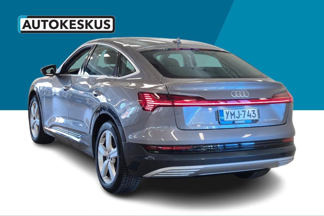 AUDI E-TRON 2021