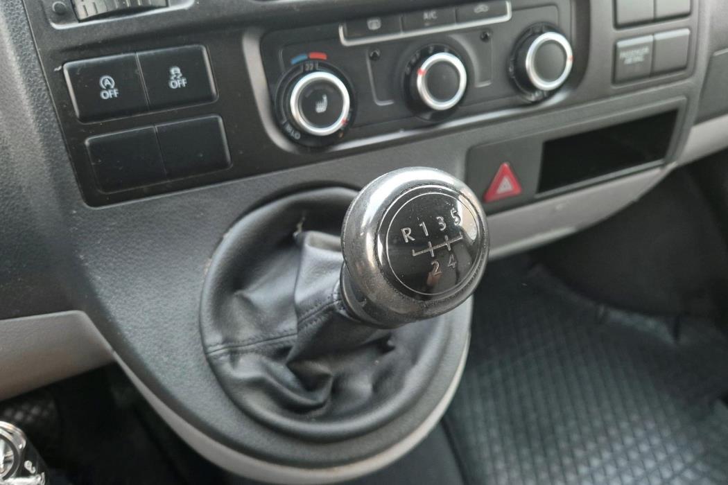 VOLKSWAGEN Transporter 2013