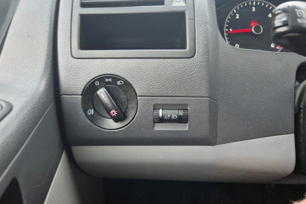 VOLKSWAGEN Transporter 2013