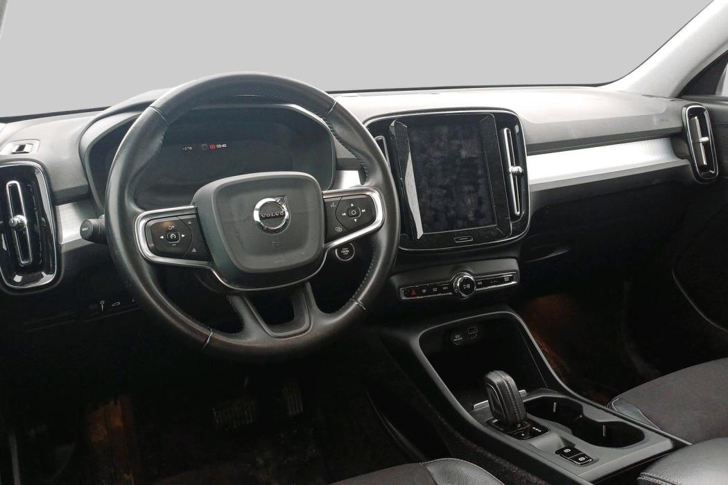 VOLVO XC40 2020