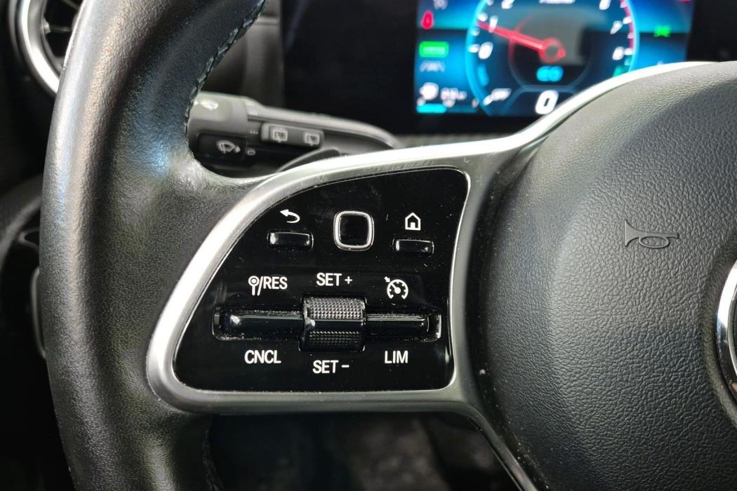 MERCEDES-BENZ A 2021