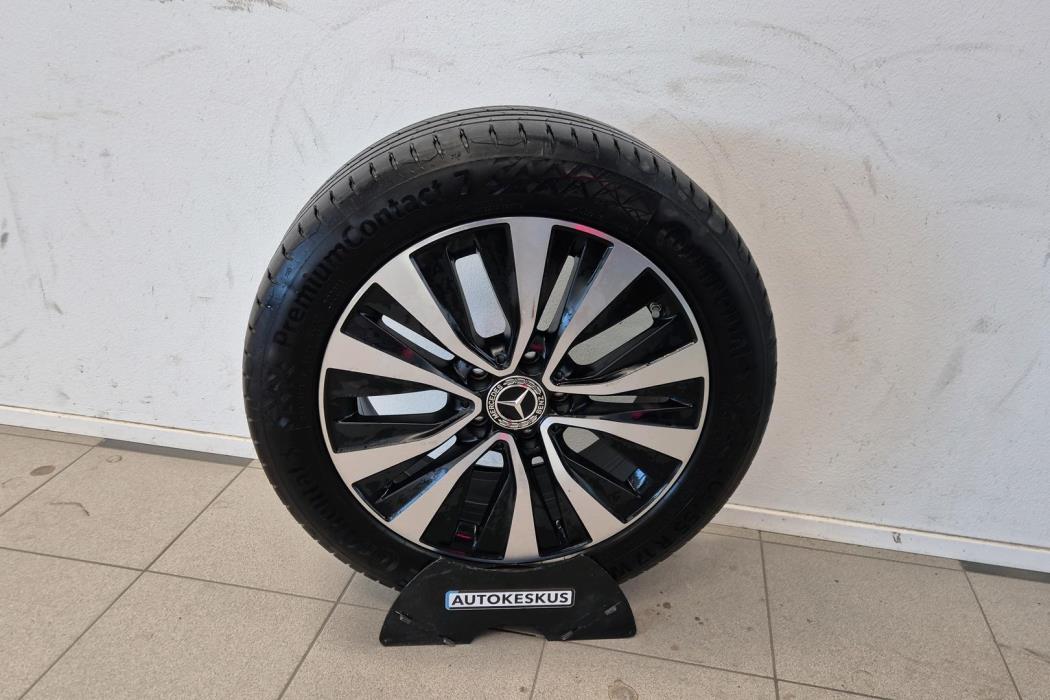 MERCEDES-BENZ A 2021