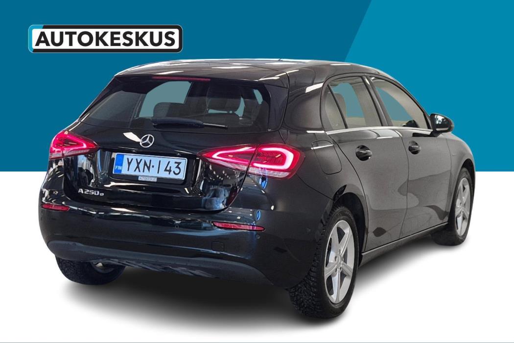 MERCEDES-BENZ A 2021