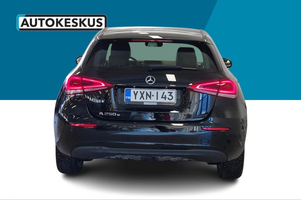 MERCEDES-BENZ A 2021