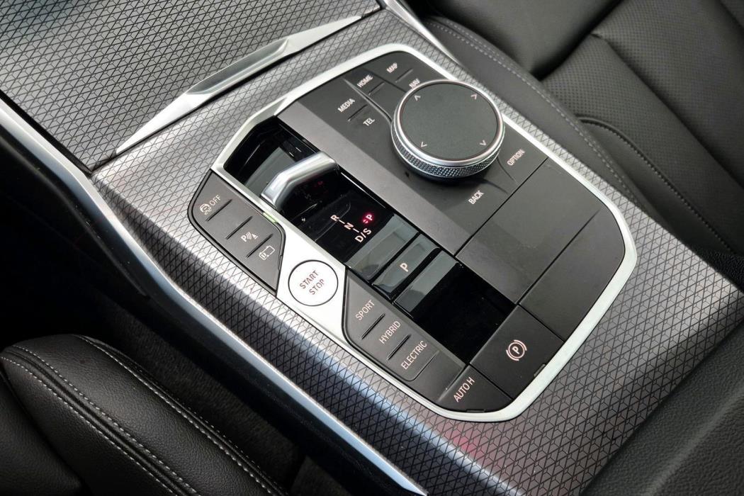 BMW 3-sarja 2025