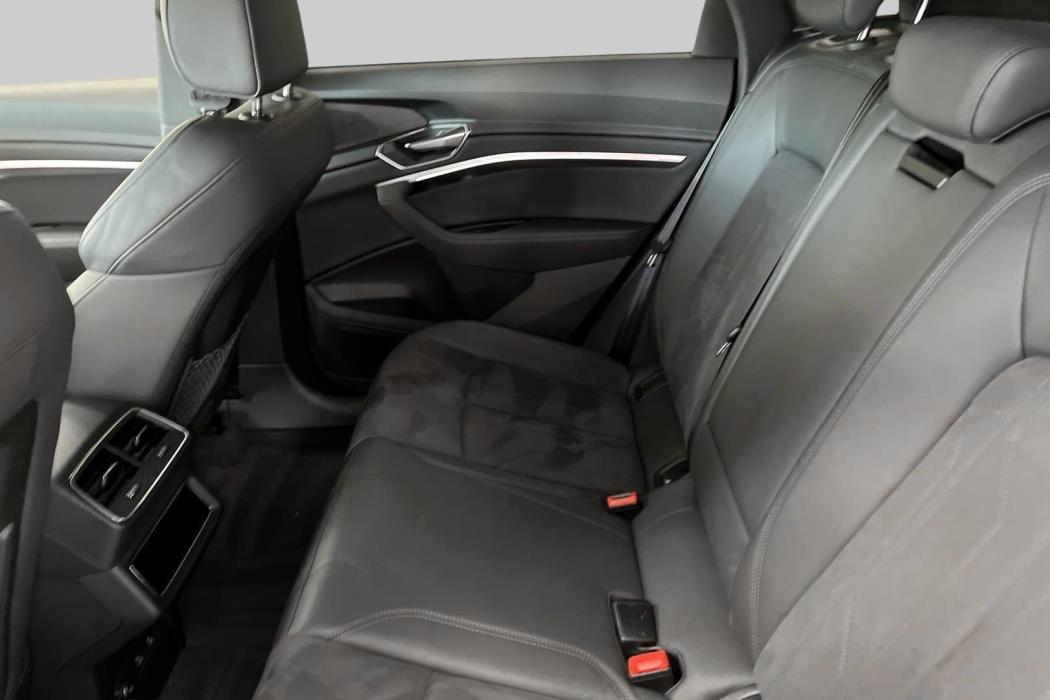 AUDI e-tron 2022