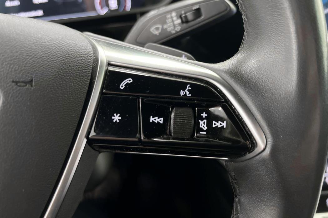 AUDI e-tron 2022
