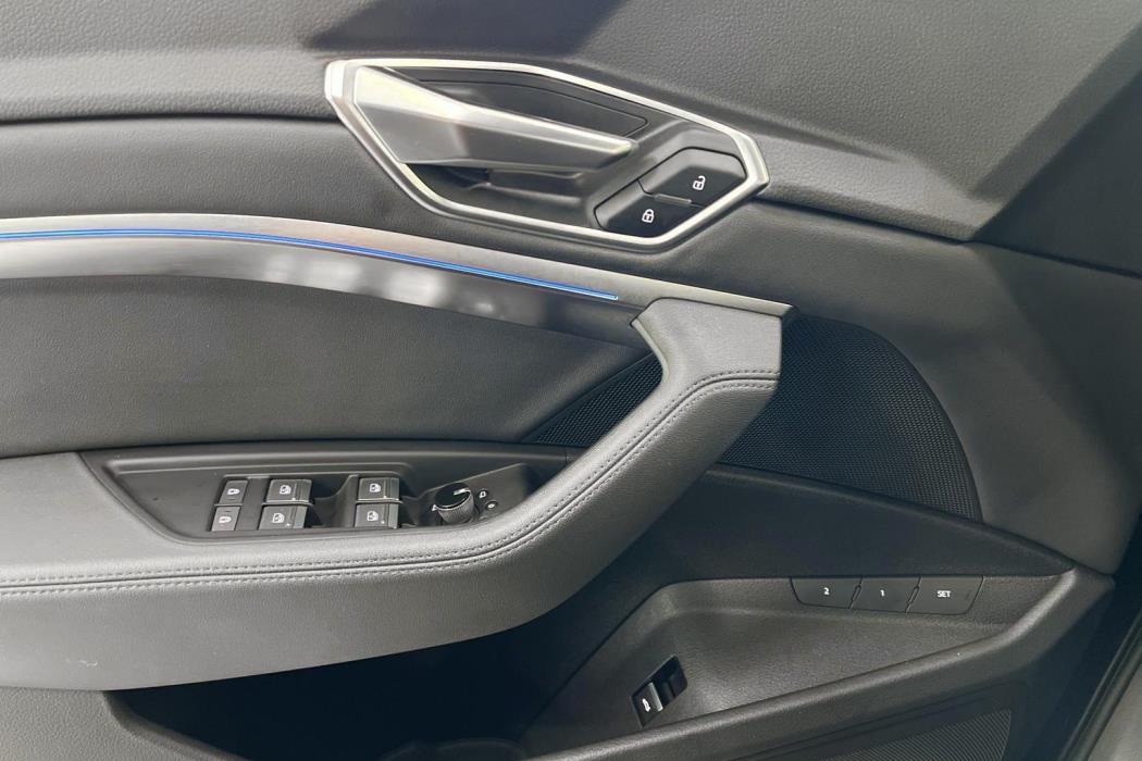 AUDI e-tron 2022