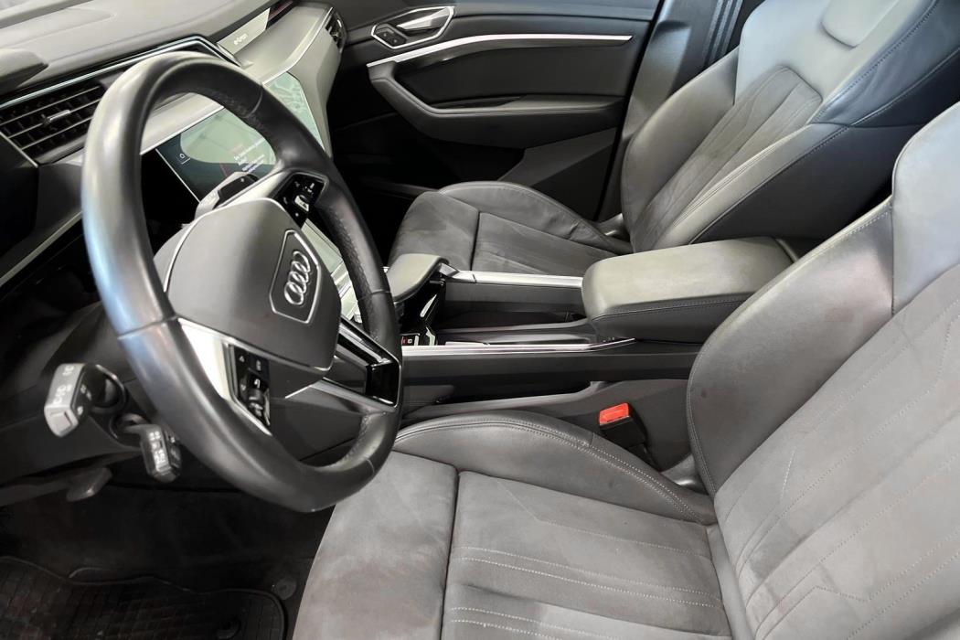 AUDI e-tron 2022