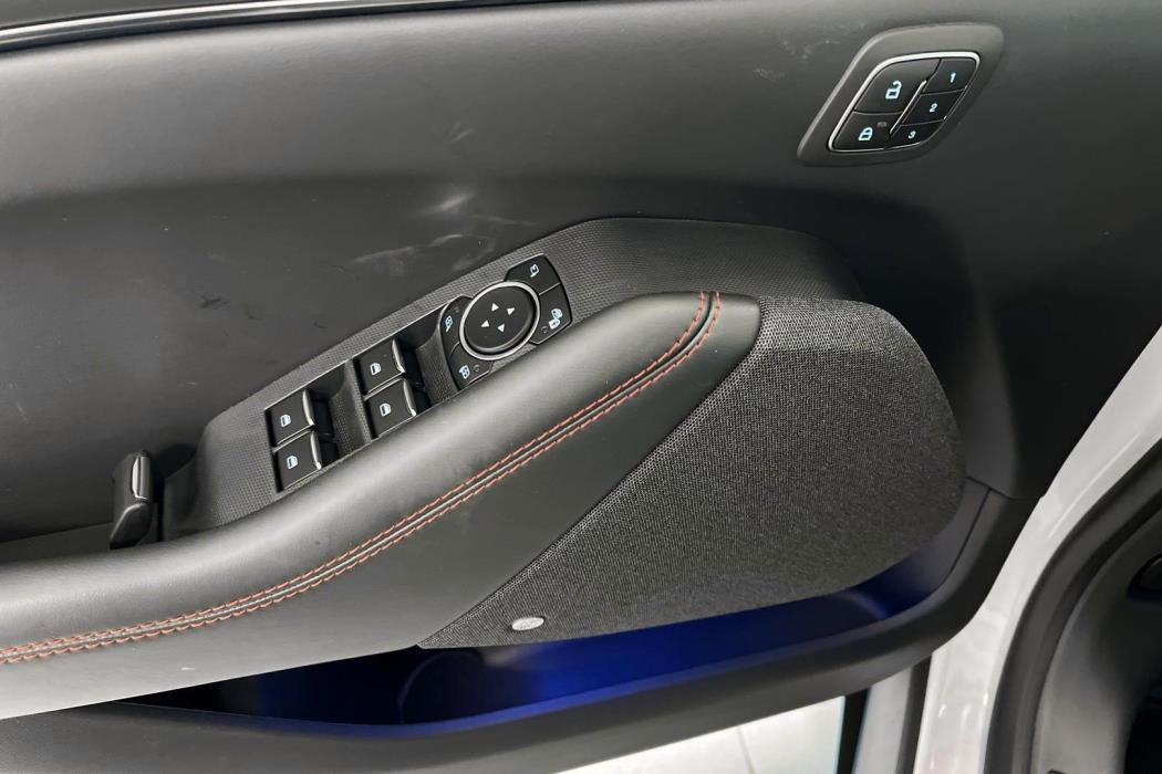 FORD Mustang Mach-E 2025