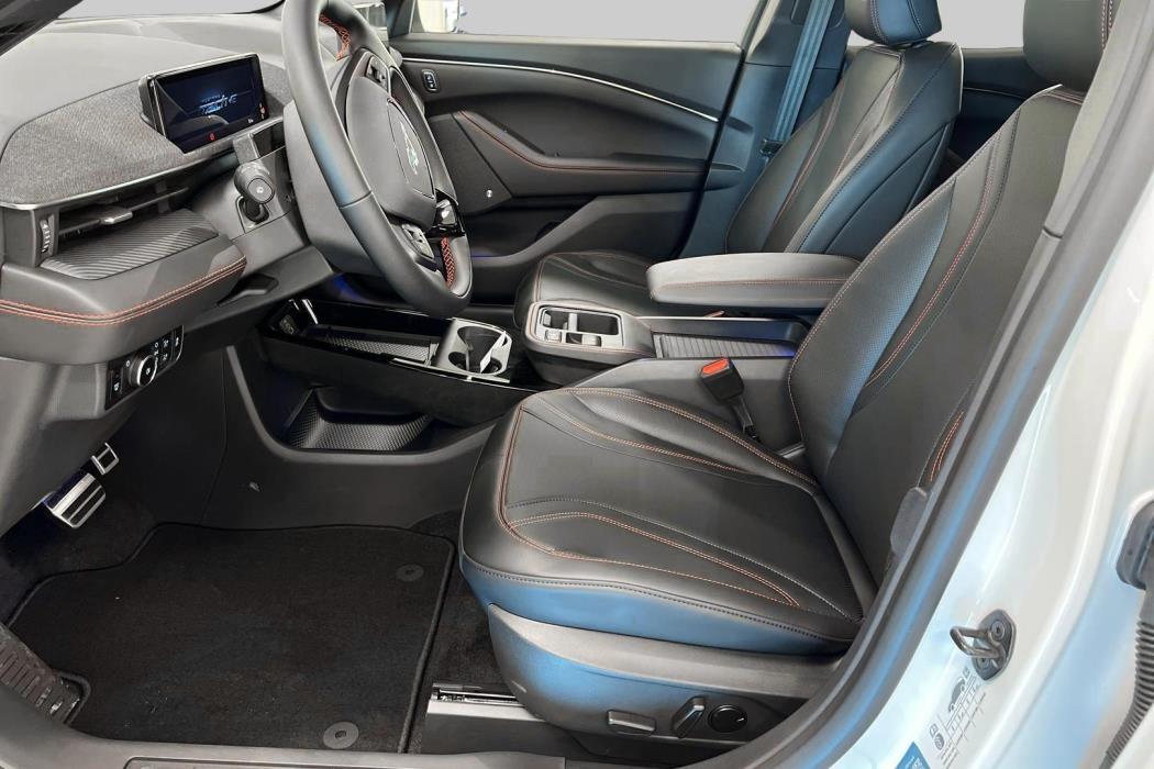 FORD Mustang Mach-E 2025