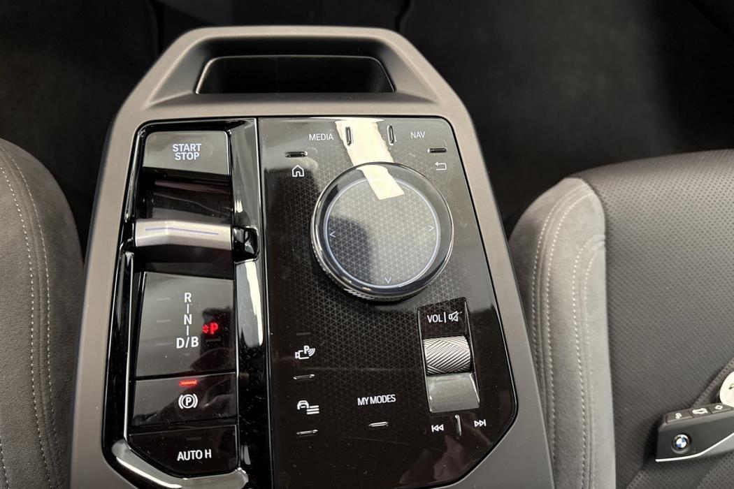 BMW IX 2026