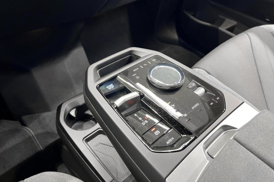 BMW IX 2026