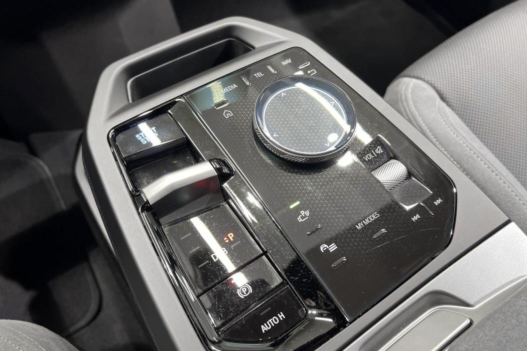 BMW IX 2026