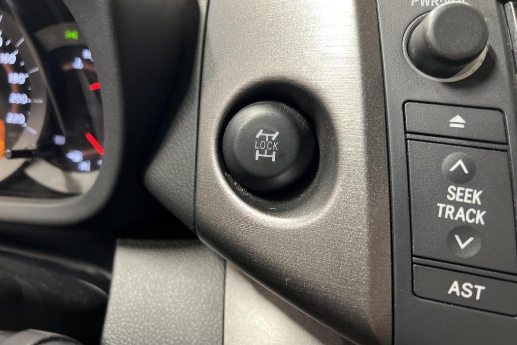 TOYOTA RAV4 2010