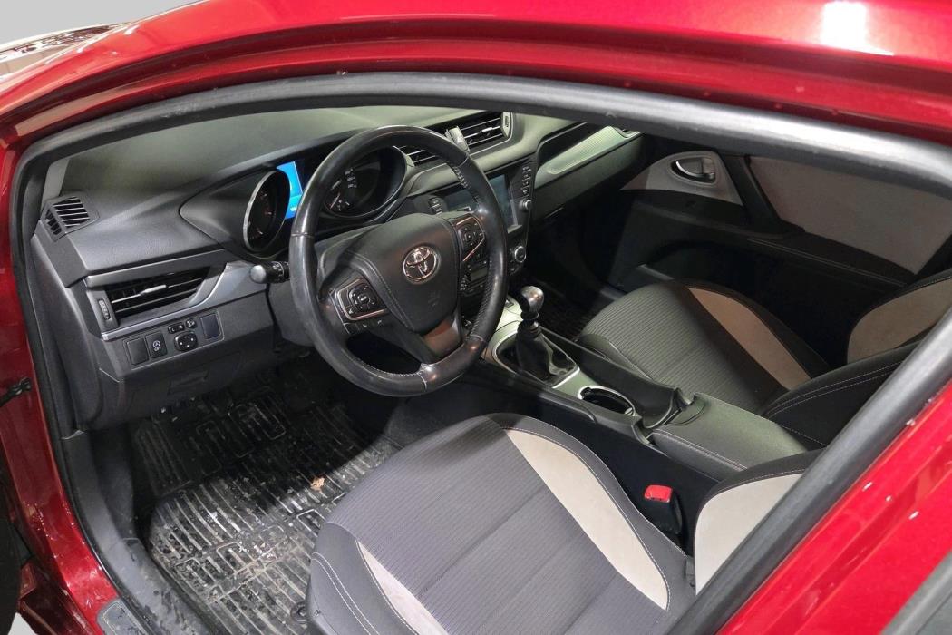 TOYOTA Avensis 2017