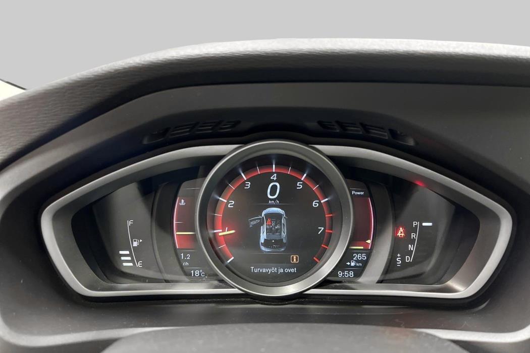 VOLVO V40 2017
