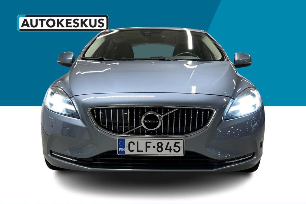 VOLVO V40 2017