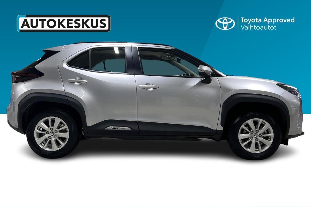 TOYOTA Yaris Cross 2025