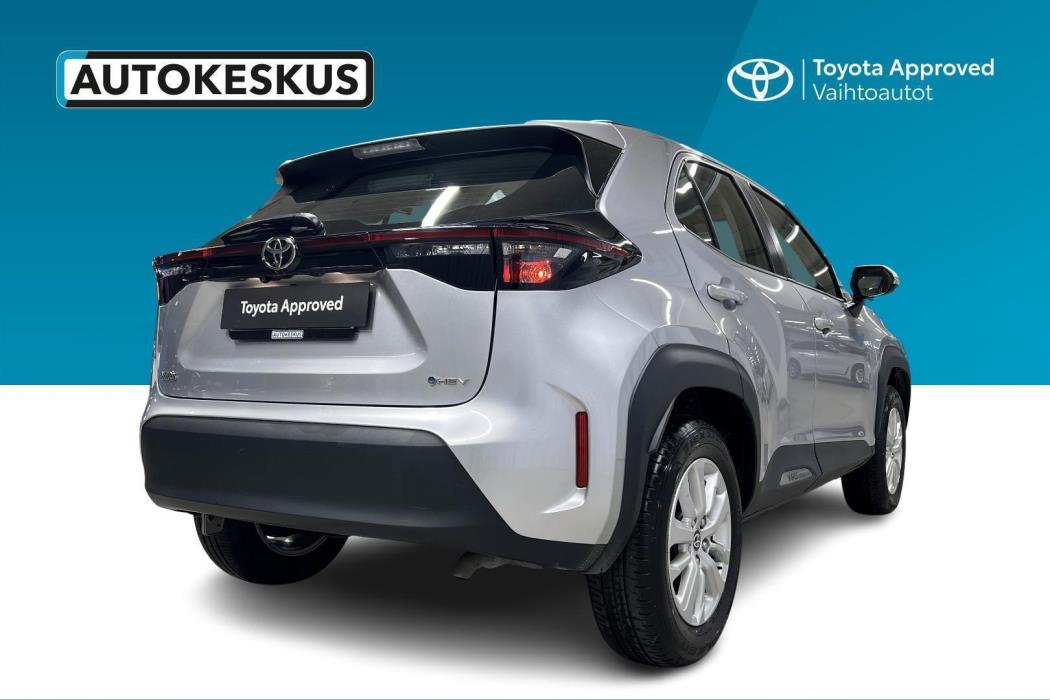 TOYOTA Yaris Cross 2025
