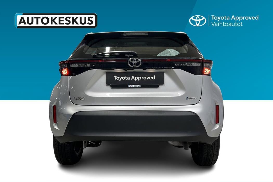 TOYOTA Yaris Cross 2025