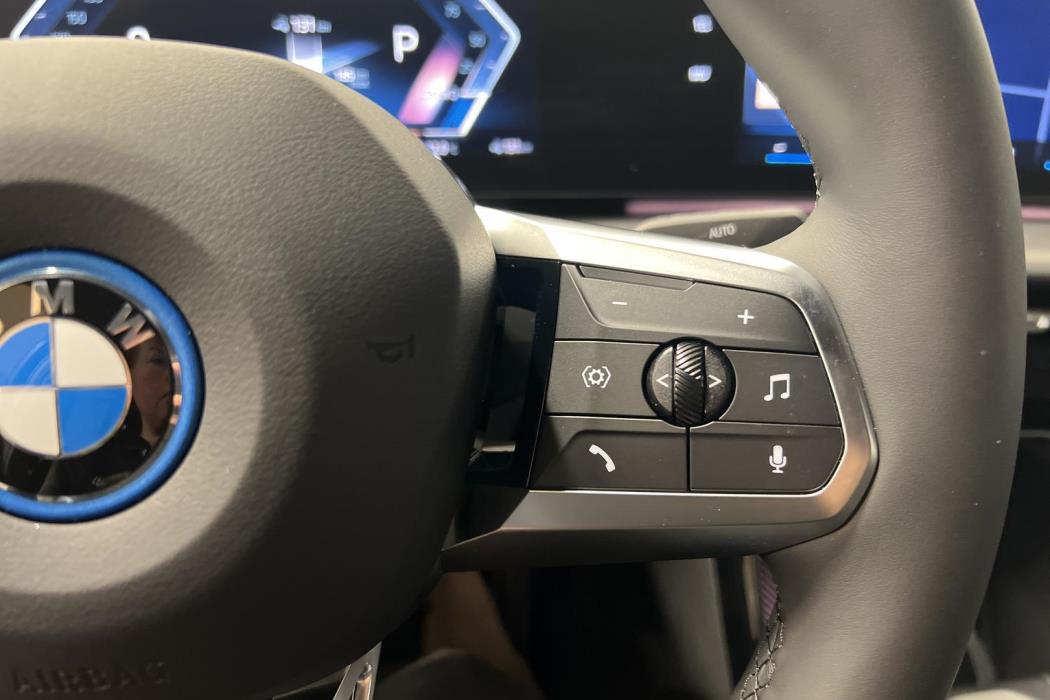 BMW iX2 2026